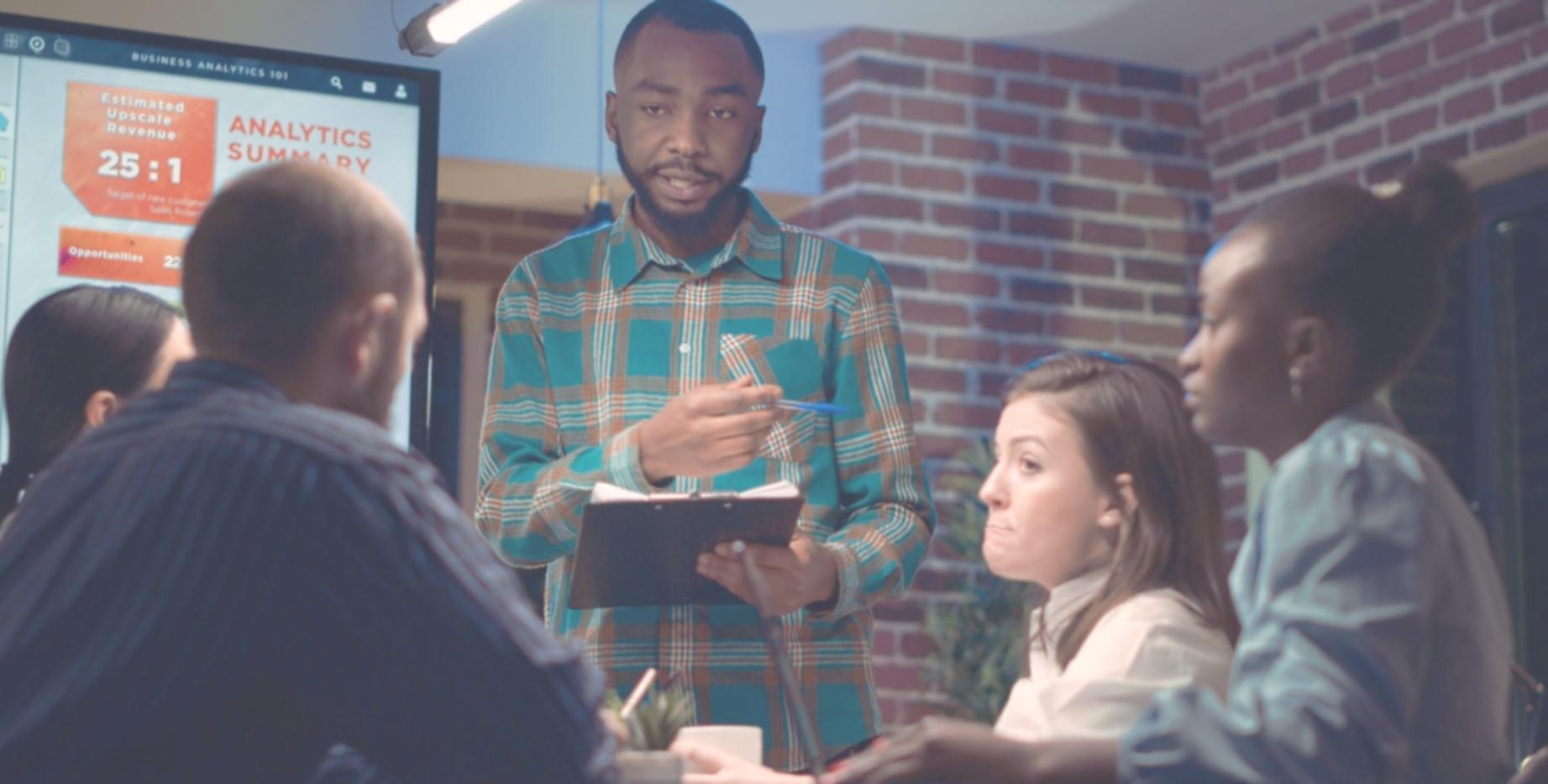 Sessione di coaching personale in ambiente moderno e professionale